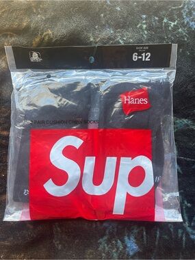 Supreme x Hanes Black Crew Socks (2 pairs)